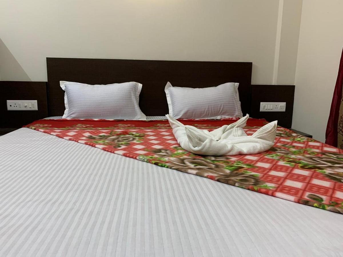 Strategic Inn Purî Extérieur photo