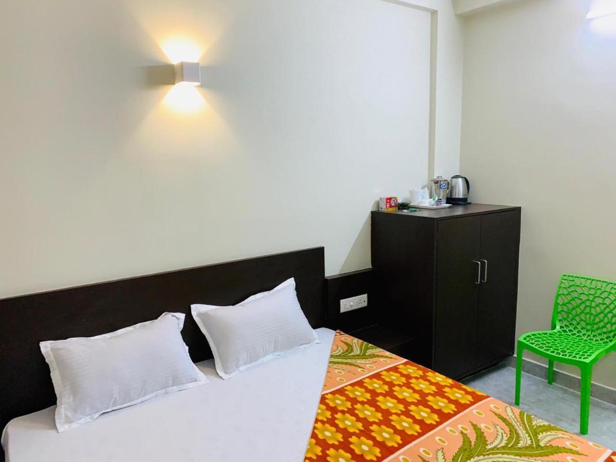 Strategic Inn Purî Extérieur photo