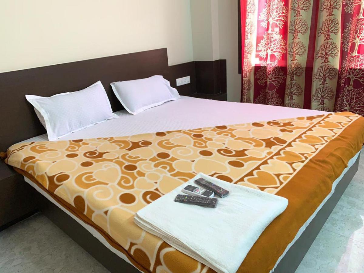 Strategic Inn Purî Extérieur photo