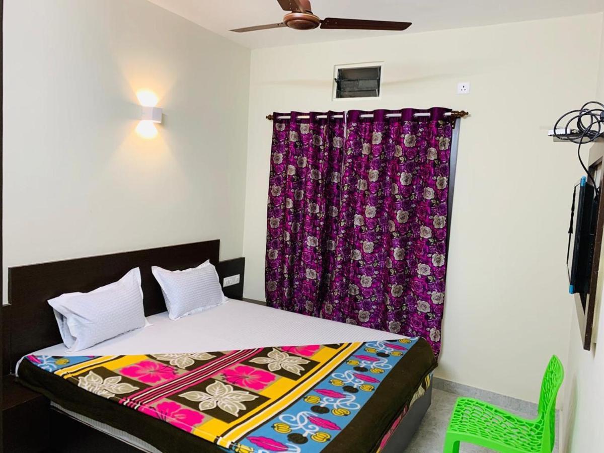 Strategic Inn Purî Extérieur photo