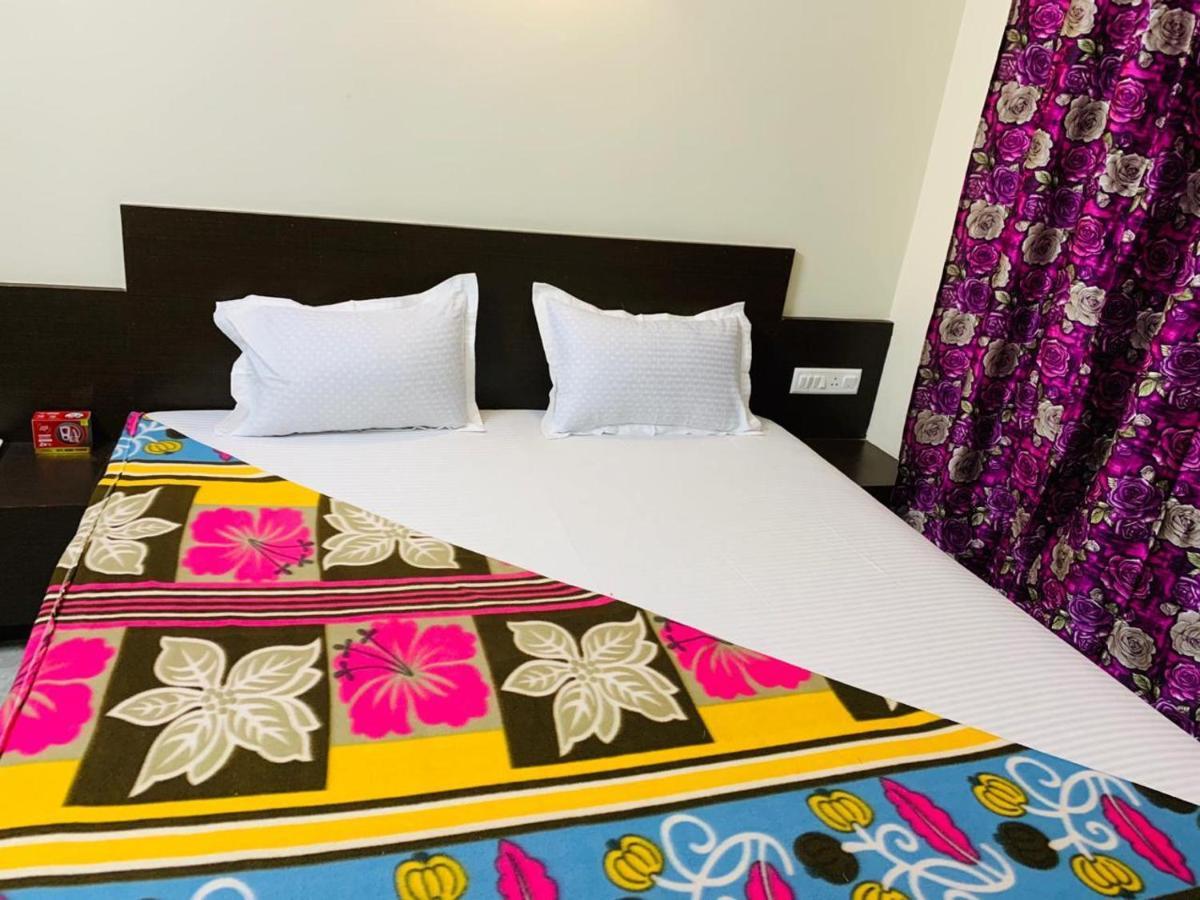 Strategic Inn Purî Extérieur photo