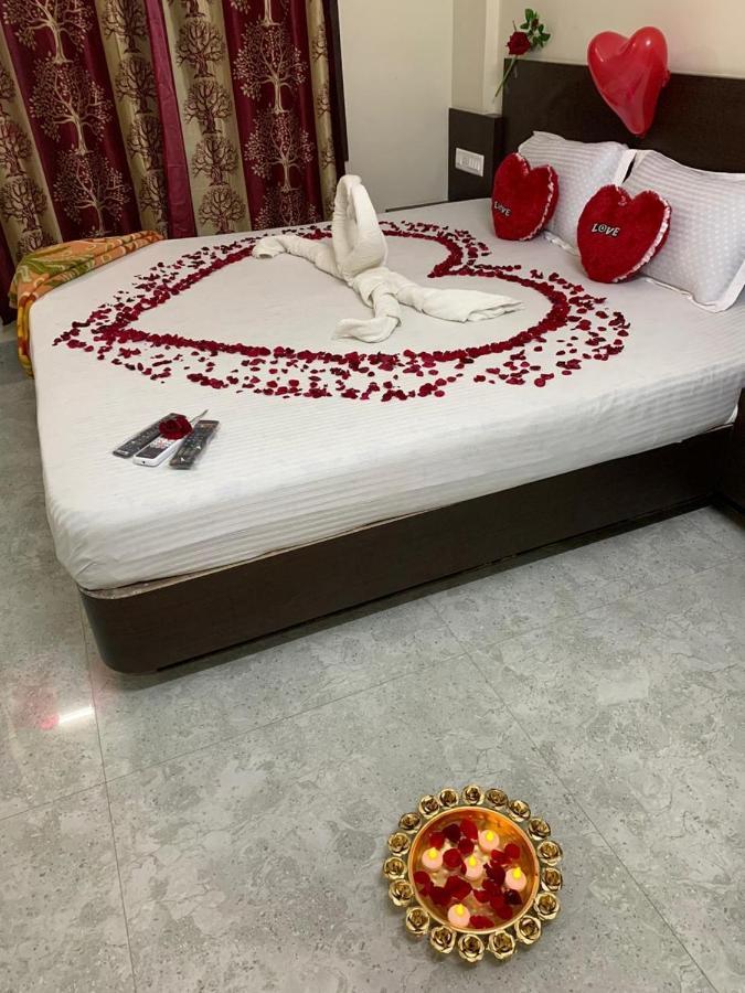 Strategic Inn Purî Extérieur photo
